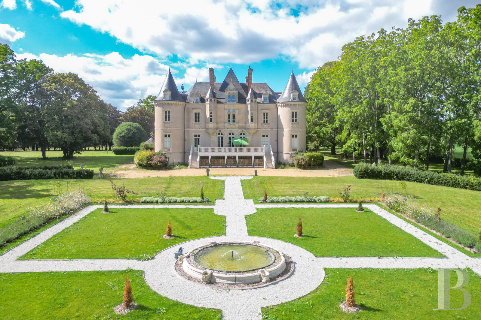 Dans la Sarthe, à l’est du Mans, un château du 19e siècle d’inspiration Renaissance dans son parc de onze hectares - photo  n°37